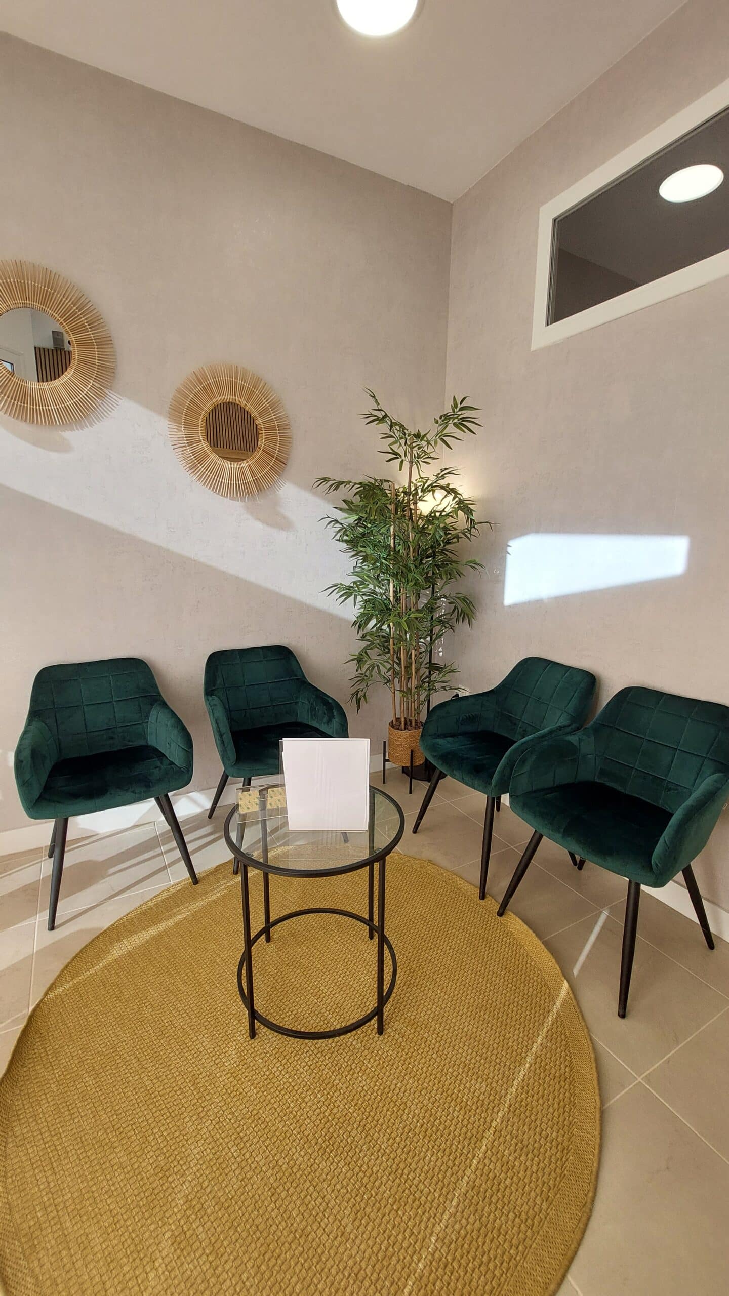 Sala de espera de Centro Dasein, C/ Acuario 31, Almería